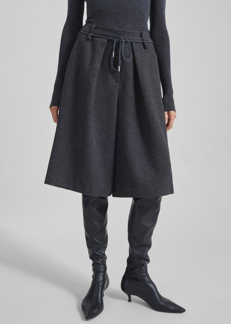 Hemavan Bermuda Shorts - Dark Grey