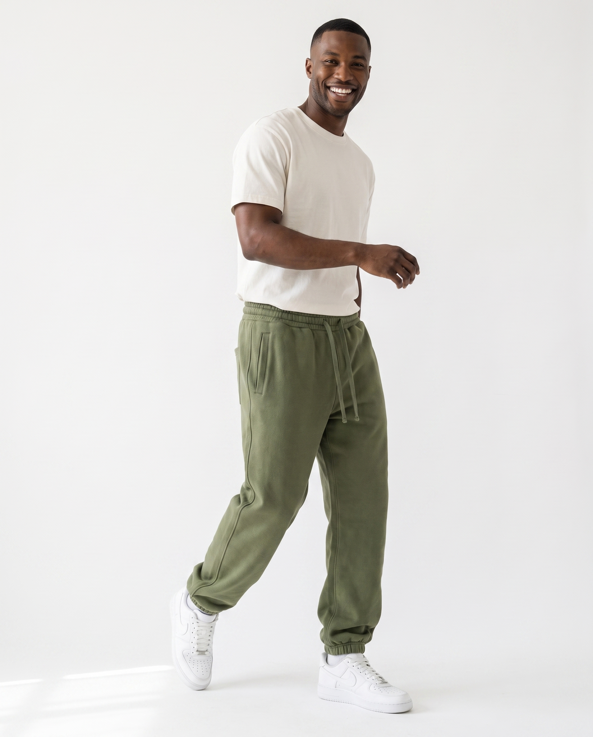 color::Olive|The Heavy Sweatpant in olive, on model