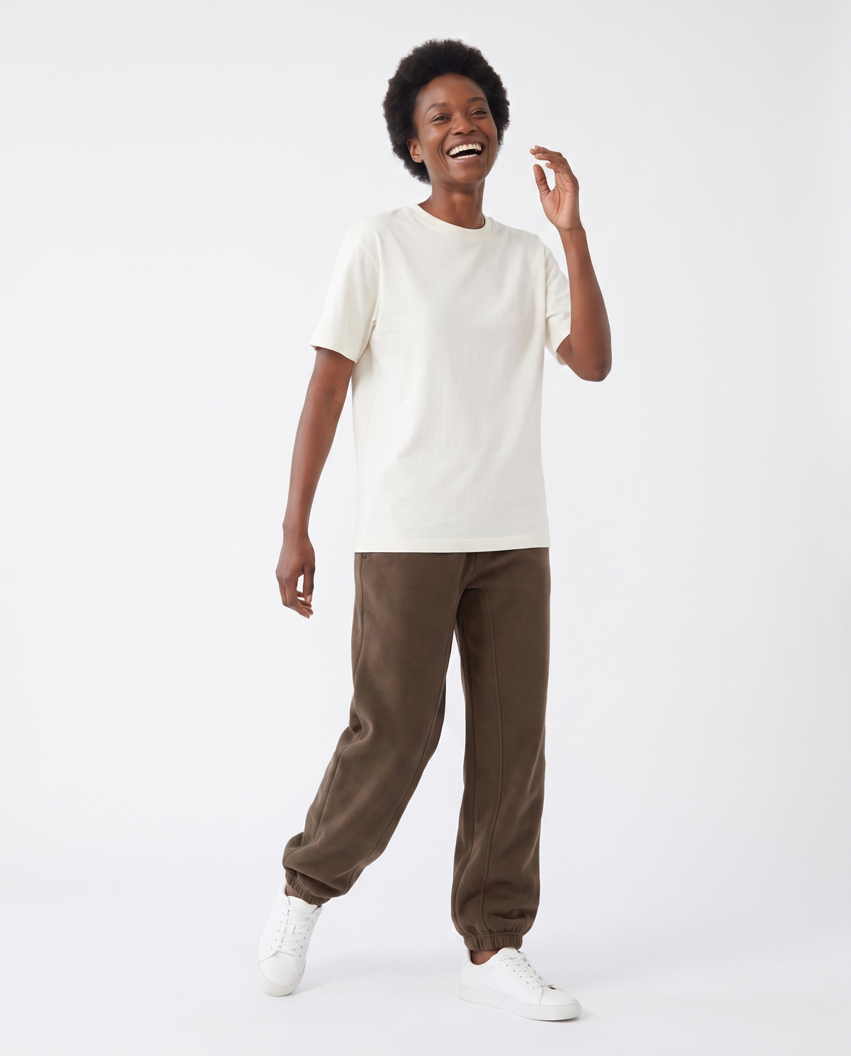 color::Coffee|The Heavy Sweatpant in coffee, on model